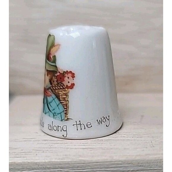 Vintage Set Of 2 Hummel Thimbles Friends Themed - Picture 6 of 11